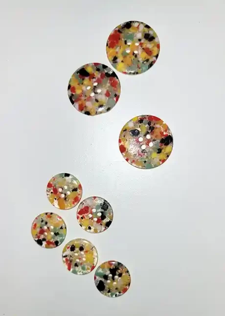 Eco-conscious scrap plastic 4-hole buttons, multi-colour (18mm/25mm)